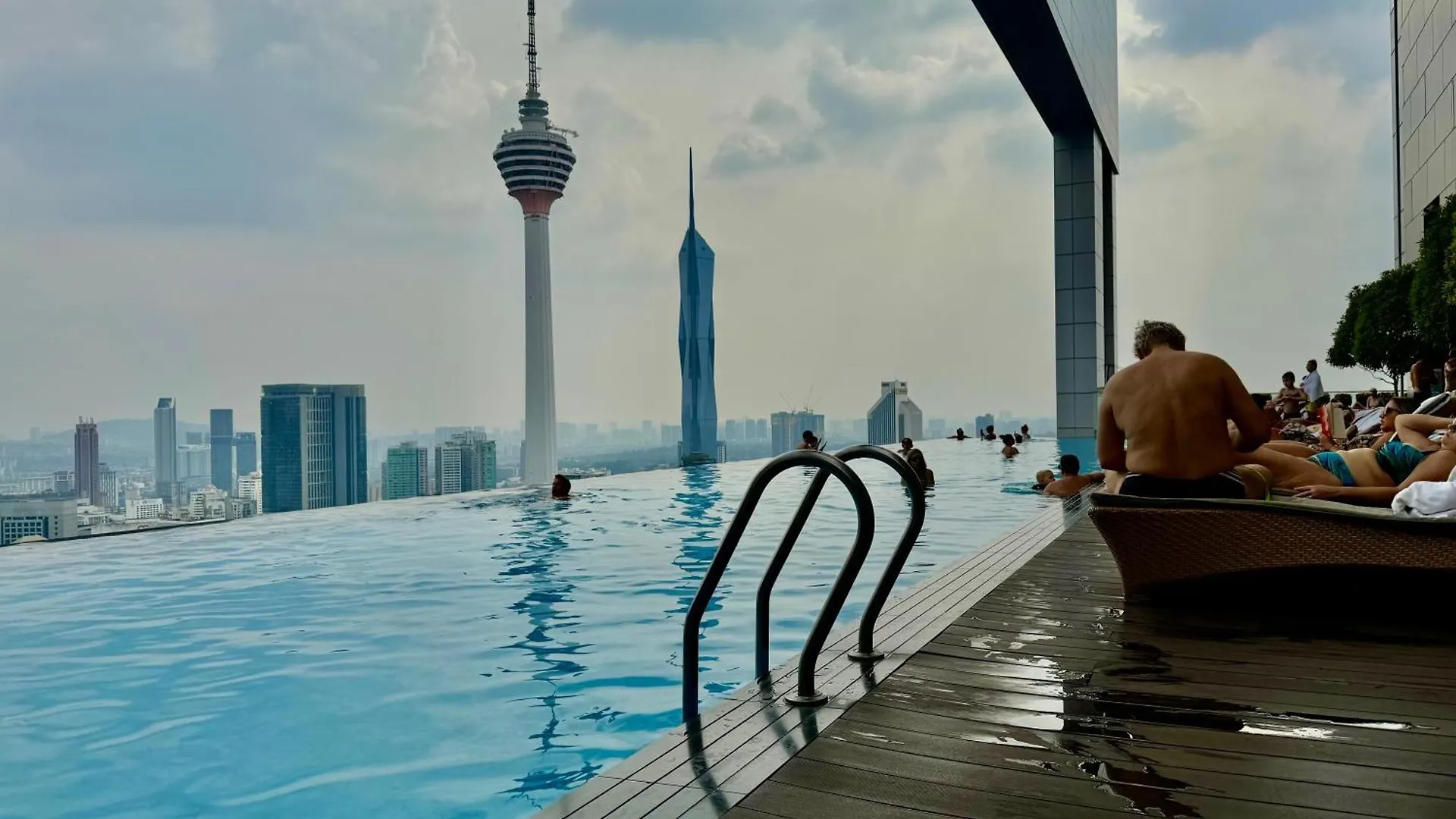Apartment Platinum Suites Klcc By Classy Kuala Lumpur Malaysia